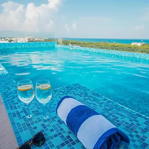  Apartment With Ocean View Pool In Av 10 & 60 Street Mexico